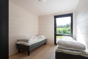 Himoskuutio 10, erillistalo, ulkoporeallas