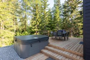 Himoskuutio 10, erillistalo, ulkoporeallas