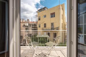 Studio Under Acropolis Rock