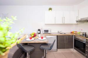 Lucile - Coralli Beachfront Apartment