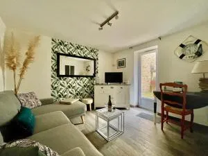 Beach House & Patio by Melrose - 阿内勒