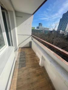 Park View City Center Location Apartment with Balcony