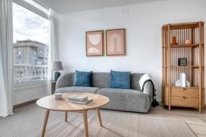 Blueground Pedralbes furnished BCN-92