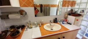 Villa conviviale au soleil avec piscine