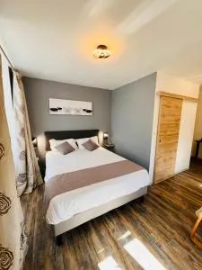 瑞莱斯仁巴特之家酒店 - La Vergne