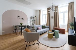 Elegant 1BR Suite, City Close by HM