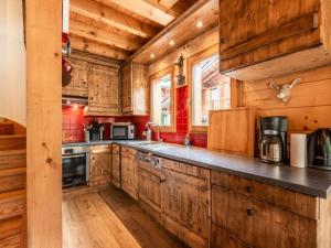 Chalet spacieux avec sauna et WiFi aux Gets - FR-1-671-259
