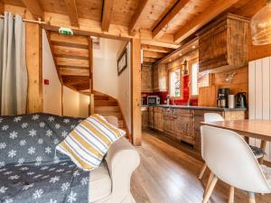 Chalet spacieux avec sauna et WiFi aux Gets - FR-1-671-259