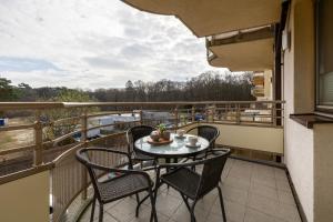 Modern Studio with Balcony 650 m from the Beach by Rent like home