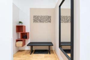 Artful 1BR Suite, City Nearby by HM