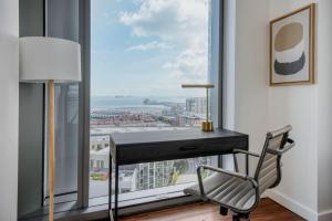 Blueground Rincon Hill pool Yoga nr tech hub SFO-1676