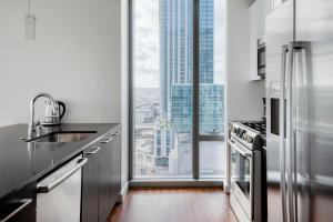 Blueground Rincon Hill pool Yoga nr tech hub SFO-1676