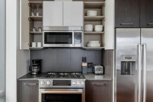 Blueground Rincon Hill pool Yoga nr tech hub SFO-1676