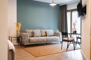 Sky-High: 15th Floor Modern Accommodation in Doamna Ghica Area