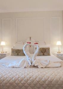 7 Styles Apartments by Raspberry Cascade