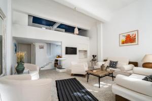 Astra House by Mykonos Mood