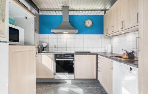 Four-Bedroom Holiday Home In Hemmet