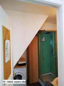 2 min walk from train station and center of Tours