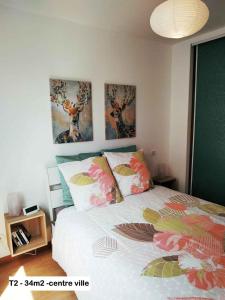 2 min walk from train station and center of Tours