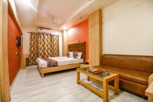 FabHotel The Oasis