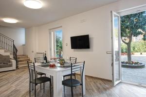 GOCCE VILLAS - The Orange Country Home