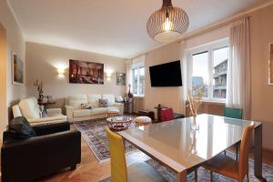 Stylish and Perfect Place for Families and Friends