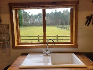 The Retreat 1 bed cabin in the woods