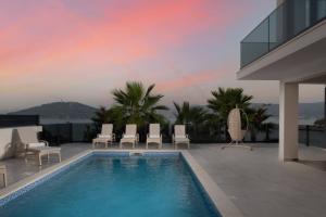 Villa Palm Bay 1, heated pool - 5 m from the sea