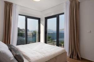 Villa Palm Bay 1, heated pool - 5 m from the sea