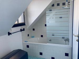 Maisons de vacances Belle maison a 600m de la mer, jardin, terrasse et tout confort a Bangor - FR-1-418-228 : photos des chambres