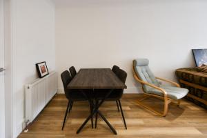 Troon Portland Apt B