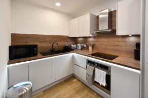 Troon Portland Apt B