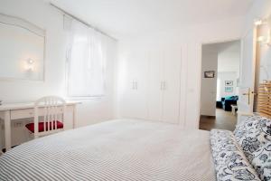 The 9 souls - pool view