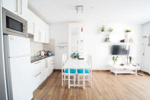 The 9 souls - pool view