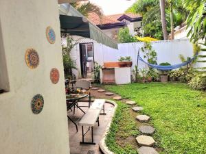 Jays Cottage house (Timog)