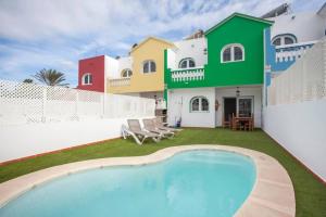Corralejo Beach Villa with Private Pool, BBQ, Wifi at Galera Beach