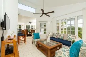 Villa Dance - Home with Steps to the Beach - Gaspar Hernández