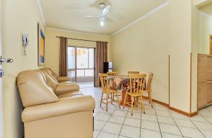 945 - Apartamento Ed Estrela do Mar II - Centro Bombinhas - Garagem para 1 Carro