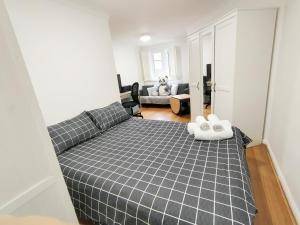 Spacious 3-Bed Cosy Flat in Westminster