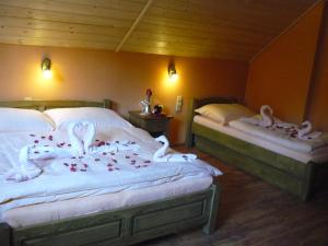 Chaty Hldočín, Uhliská, Ostražica, Zmrazov