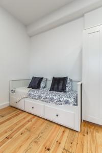 Charming Studio with Garden in Porto