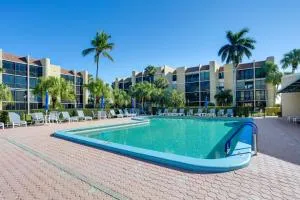 Comfortable Jensen Beach Condo with Pool View! - Waveland
