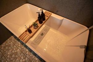 SG Hideout Apartment Ben Thanh 374 Nguyen Cong Tru