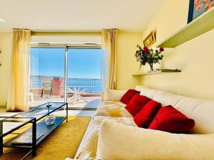 Superbe appartement vue mer dans résidence avec piscine