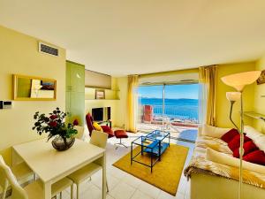 Superbe appartement vue mer dans résidence avec piscine