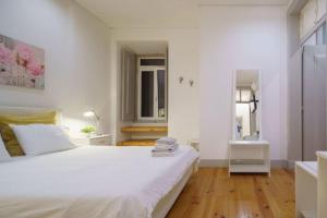 Pink Street Apartment