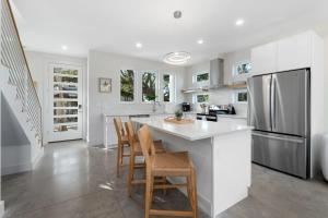 Sunset Cove - Heated Pool - Sea Views - Walkable