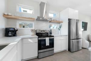 Sunset Cove - Heated Pool - Sea Views - Walkable