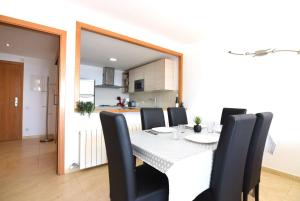 Apartamento con piscina y vistas al mar ref 154