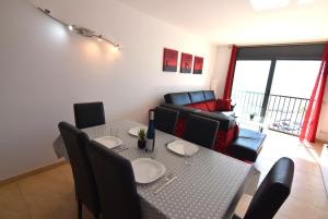 Apartamento con piscina y vistas al mar ref 154